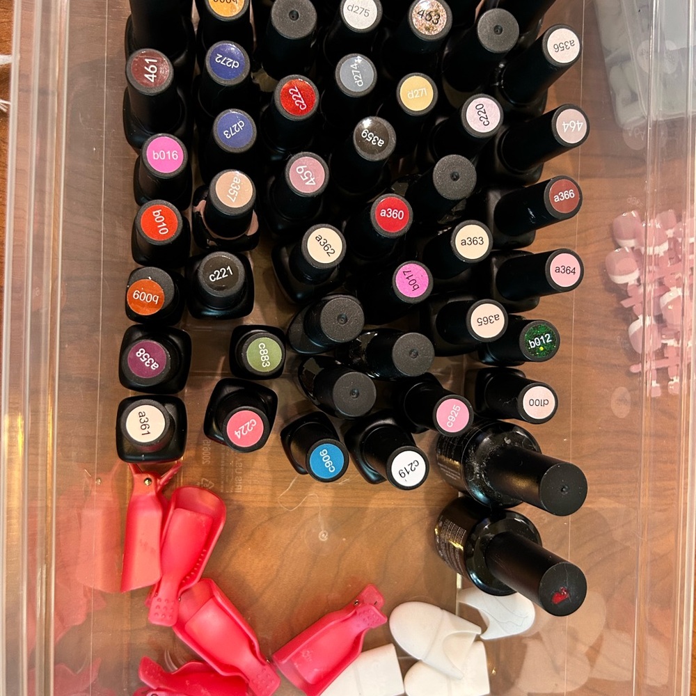HUGE Nail Kit 💅🏻 - Picture 9 of 10